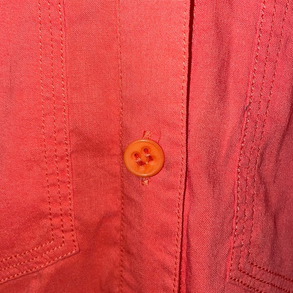 Theory Linen Stretch button down Salmon Color Beautifully made, simple seaming. - Picture 4 of 5